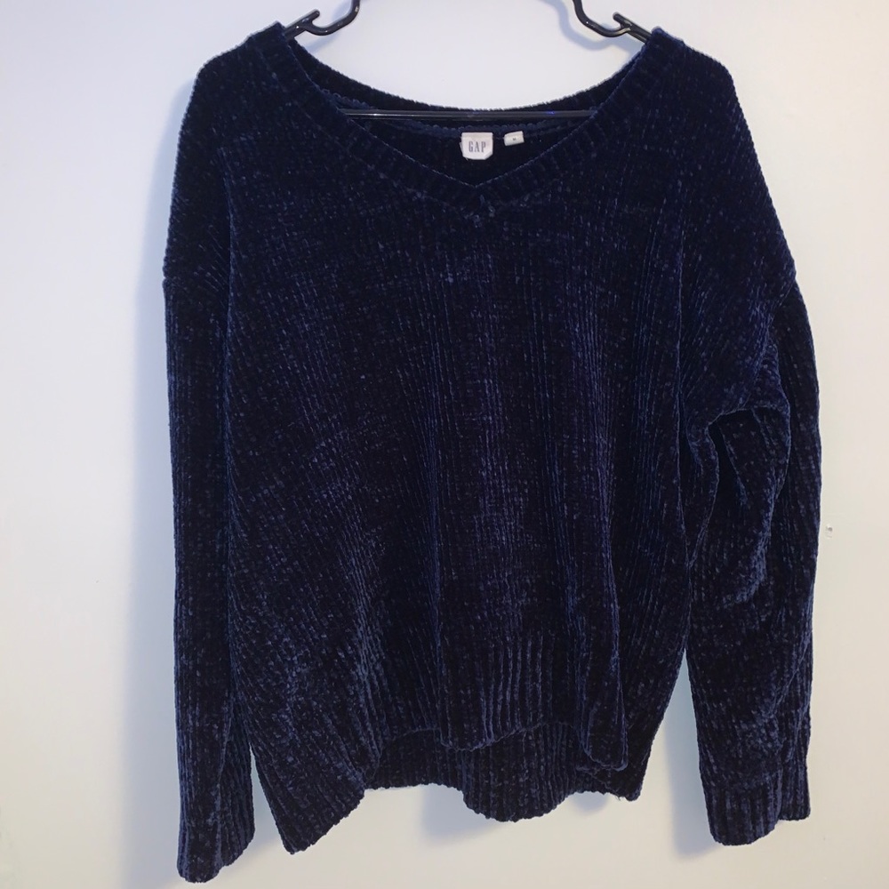 Chunky dark blue v neck sweater